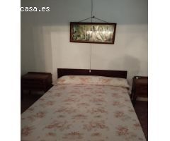 Casa con patio en Valdeltormo