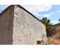 Finca con masía camino a Las Pesqueras