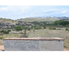 Finca con masía camino a Las Pesqueras