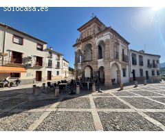 AMPLIA CASA CON GARAJE EN CASCO HISTÓRICO