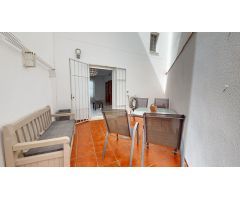 MAGNIFICA CASA ADOSADA EN VILLAFRANCA, CON  3 DORMITORIOS, 3 BAÑOS, AMPLIA TERRAZA, GARAJE y PISCINA