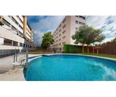 VIVIENDA PRÓXIMA A VIAL NORTE CON 3 DORM., BAÑO, ASEO, PISCINA, PISTA DE PADEL, COCHERA y TRASTERO!