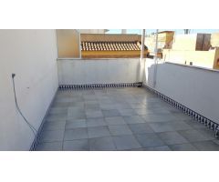 Primer piso en segunda linea del mar menor en el pueblo de Los Alcazares. dispone 3 dormitorios, 2 b