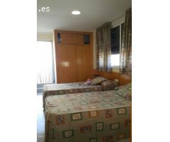 Primer piso en segunda linea del mar menor en el pueblo de Los Alcazares. dispone 3 dormitorios, 2 b