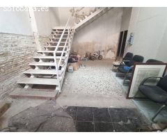 Local comercial con distintas posibilidades de división, renta mensual desde 1.000 €.
