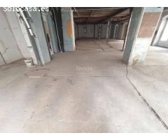 Local comercial con distintas posibilidades de división, renta mensual desde 1.000 €.