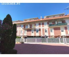 Bonito dúplex en Urbanización Villas de Carae.