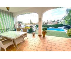 Chalet independiente de lujo en la exclusiva zona de Calafell, con vistas panorámicas al mar