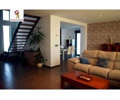 MAGNIFICA VILLA EN EL PUEBLO DE BENISSA CON PISCINA PRIVADA E IMPRESIONANTES VISTAS.