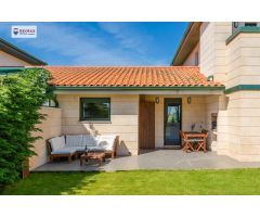 CHALET ADOSADO EN CIRUEÑA- URBANIZACIÓN CAMPO DE GOLF