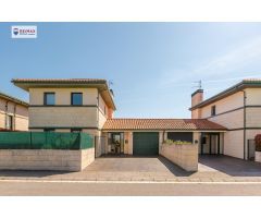 CHALET ADOSADO EN CIRUEÑA- URBANIZACIÓN CAMPO DE GOLF