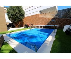 Villa de 3 dormitorios, 2 baños, piscina privada y parking en parcela en Ciudad Quesada (Lo Marabu)
