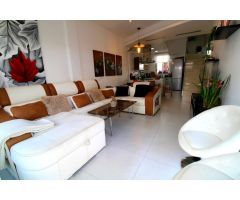 Villa de 3 dormitorios, 2 baños, piscina privada y parking en parcela en Ciudad Quesada (Lo Marabu)