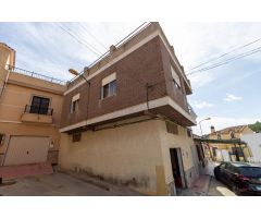Vivienda de  3 dormitorios con amplio garaje y solarium, zona Hurchillo