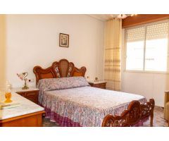 Vivienda de  3 dormitorios con amplio garaje y solarium, zona Hurchillo