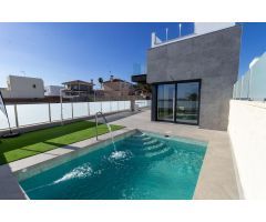 Villa de lujo con   3 dormitorios con piscina y garaje, zona Los Balcones