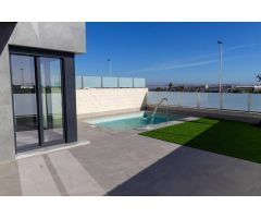 Villa de lujo con   3 dormitorios con piscina y garaje, zona Los Balcones
