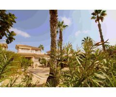 Villa de 3 dormitorios y 2 baños, zona Villamartin