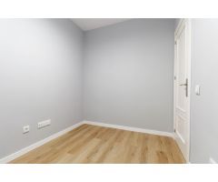 Apartamento en planta baja en La Mata, de 2 dormitorios 2 baños, a 100 metros del mar.