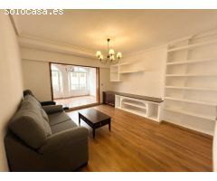Ático Dúplex situado a 50 metros de la playa. Con 3 dormitorios y 2 baños, zona Acequion