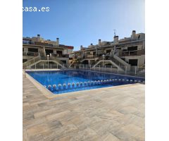 Bungalow en planta baja con 2 dormitorios y 2 baños, zona Lomas de Cabo Roig.