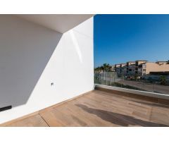 Apartamento con 2 dormitorios, 2 baños, piscina comunitaria,garaje y trastero en zona de Punta Prima