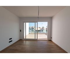 Apartamento con 2 dormitorios, 2 baños, piscina comunitaria,garaje y trastero en zona de Punta Prima