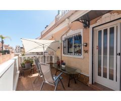 Adosado con 2 dormitorios y 2 baños, con piscinas comunitaria en zona Villamartin (Orihuela Costa)