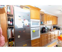 Adosado con 2 dormitorios y 2 baños, con piscinas comunitaria en zona Villamartin (Orihuela Costa)