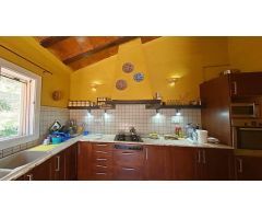 GRAN CASA EN URB. CORRAL DEN CONA - CUBELLES.