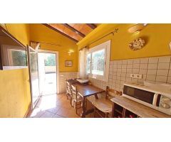 GRAN CASA EN URB. CORRAL DEN CONA - CUBELLES.
