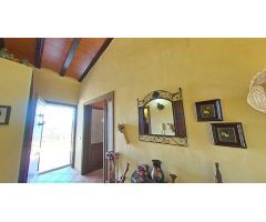 GRAN CASA EN URB. CORRAL DEN CONA - CUBELLES.