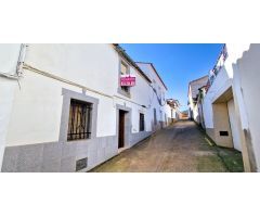 Casa con terreno en Salvatierra de los Barros-Badajoz