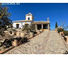 FINCA DE CAMPO CON GRAN TERRENO Y OLIVOS EN ALAMEDA