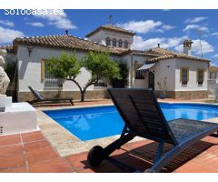 Chalet independiente con piscina