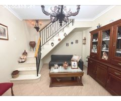 ENCANTADORA CASA DE PUEBLO EN ALAMEDA