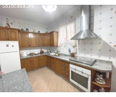 ENCANTADORA CASA DE PUEBLO EN ALAMEDA
