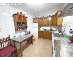 ENCANTADORA CASA DE PUEBLO EN ALAMEDA