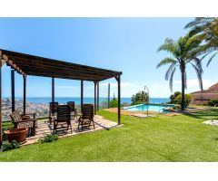 Espectacular villa de estilo contemporáneo con Vistas al Mar únicas