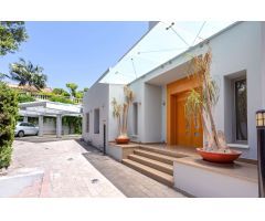 Espectacular villa de estilo contemporáneo con Vistas al Mar únicas