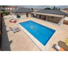 Villa con dos viviendas independientes