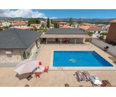 Villa con dos viviendas independientes