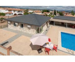 Villa con dos viviendas independientes