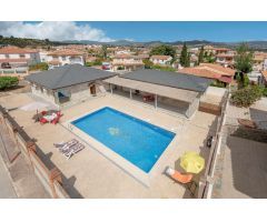 Villa con dos viviendas independientes