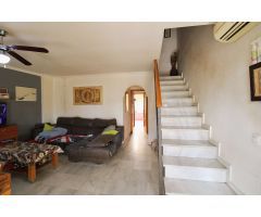 Chalet adosado ubicado en la urbanización la Fabriguilla.