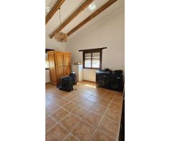 Finca con casa en alquiler en Cártama