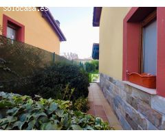 PAREADO CON 300M² DEJARDÍN Y MERENDERO SEMINUEVO.
