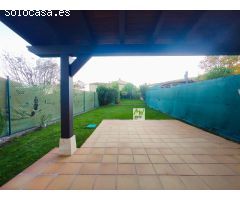 PAREADO CON 300M² DEJARDÍN Y MERENDERO SEMINUEVO.
