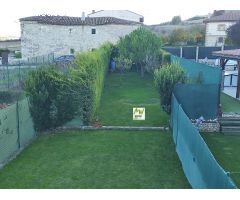 PAREADO CON 300M² DEJARDÍN Y MERENDERO SEMINUEVO.