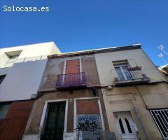 FANTÁSTICA CASA, CENTRO SABADELL A 1 MINUTO DE LA RAMBLA